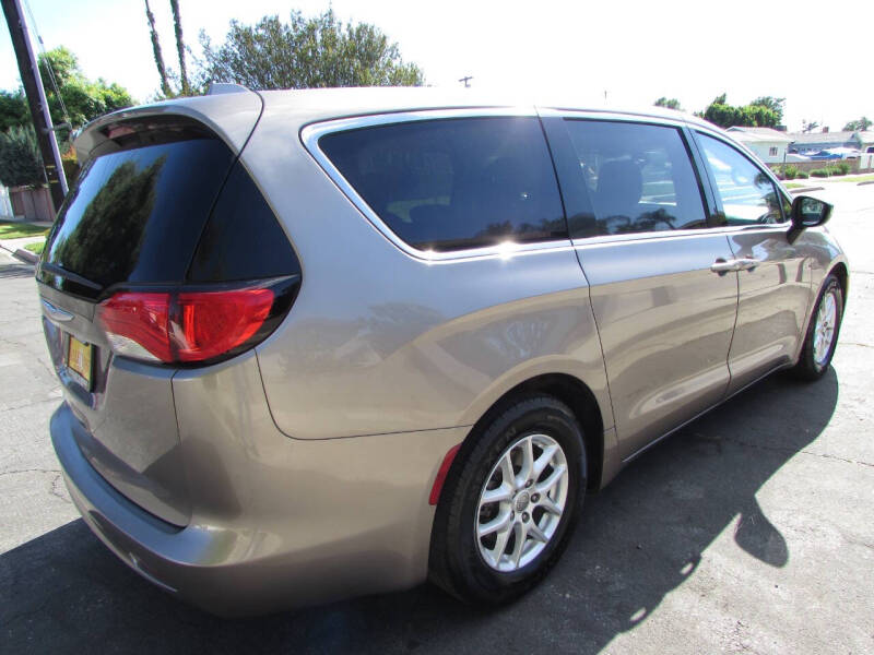 2017 Chrysler Pacifica Touring