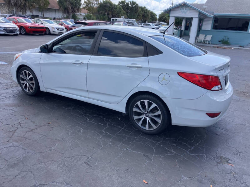 2017 Hyundai Accent SE