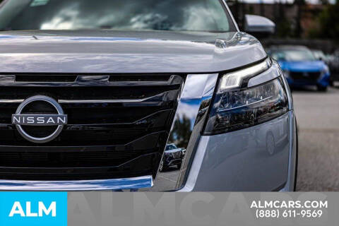 2025 Nissan Pathfinder SV