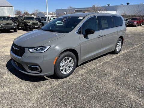 2025 Chrysler Pacifica for sale at Sam Leman Chrysler Jeep Dodge of Peoria in Peoria IL