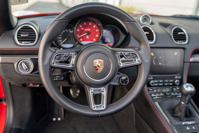 2021 Porsche 718 Boxster 16