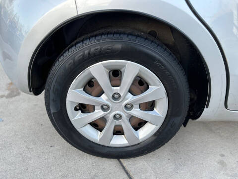 2015 Kia Rio 5-Door LX