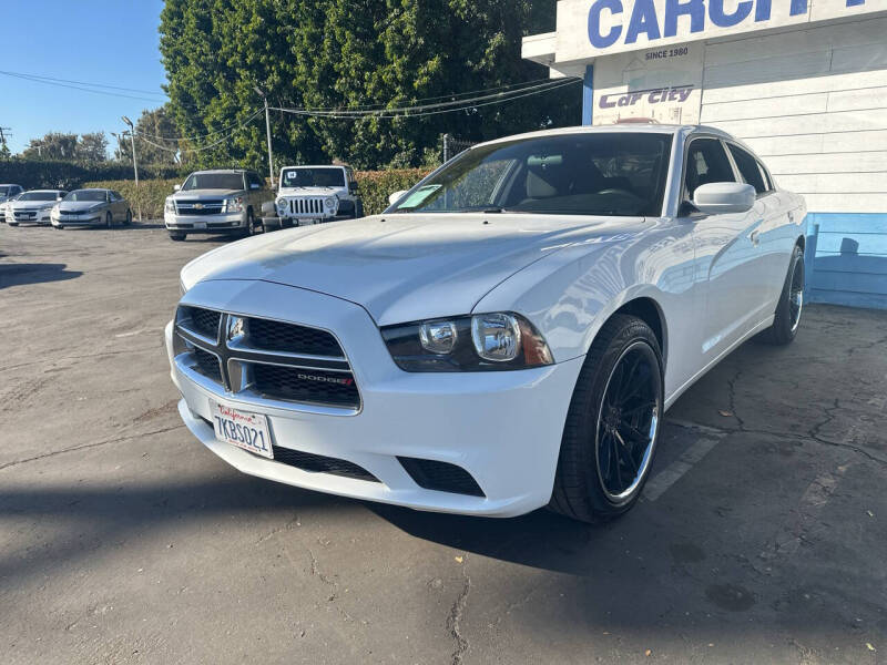 2014 Dodge Charger SE photo 2