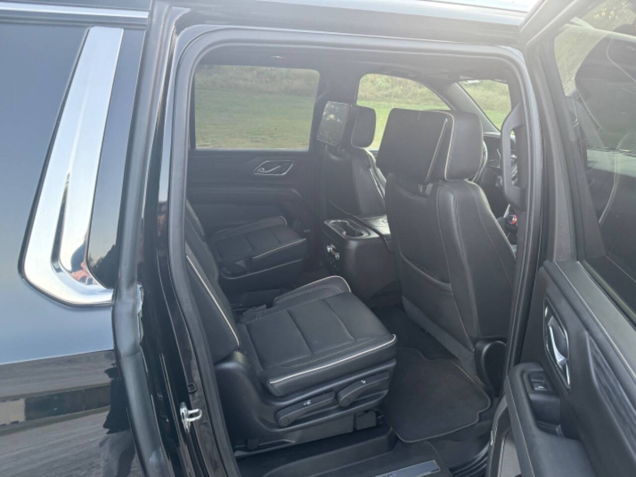 2021 GMC Yukon XL for sale at Guadalupe Auto Sales, LLC. in Jemison, AL