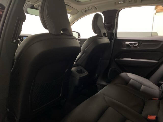 2025 Volvo XC60 B5 Plus Dark Theme