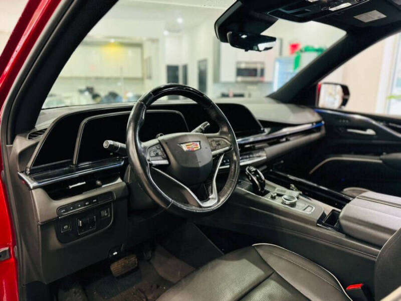 2023 Cadillac Escalade Sport