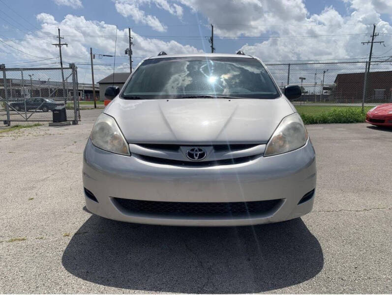 2008 Toyota Sienna LE 7-Passenger