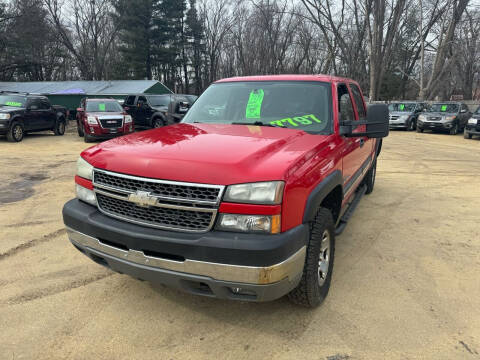 2005 Chevrolet Silverado 2500HD for sale at Northwoods Auto & Truck Sales in Machesney Park IL