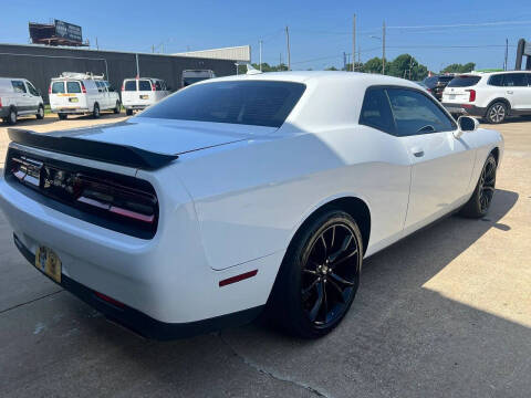 2018 Dodge Challenger SXT Plus
