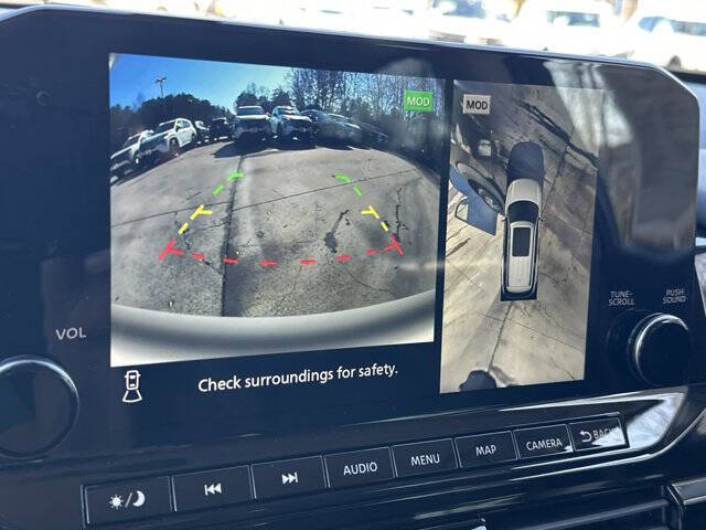 2025 Nissan Pathfinder SL