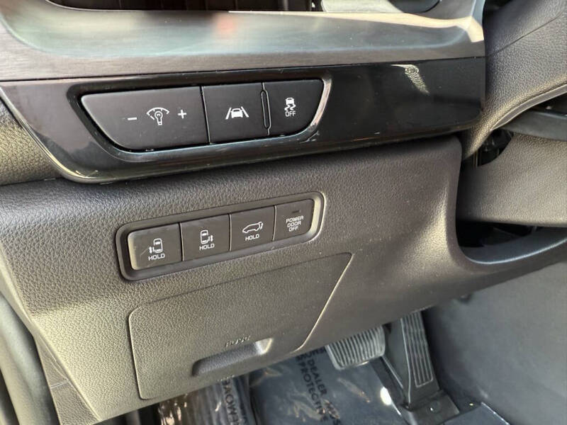 2022 Kia Carnival SX