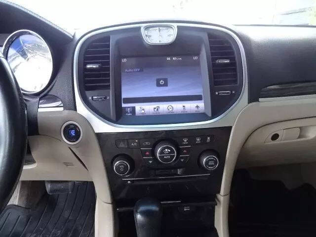 2011 Chrysler 300 Limited