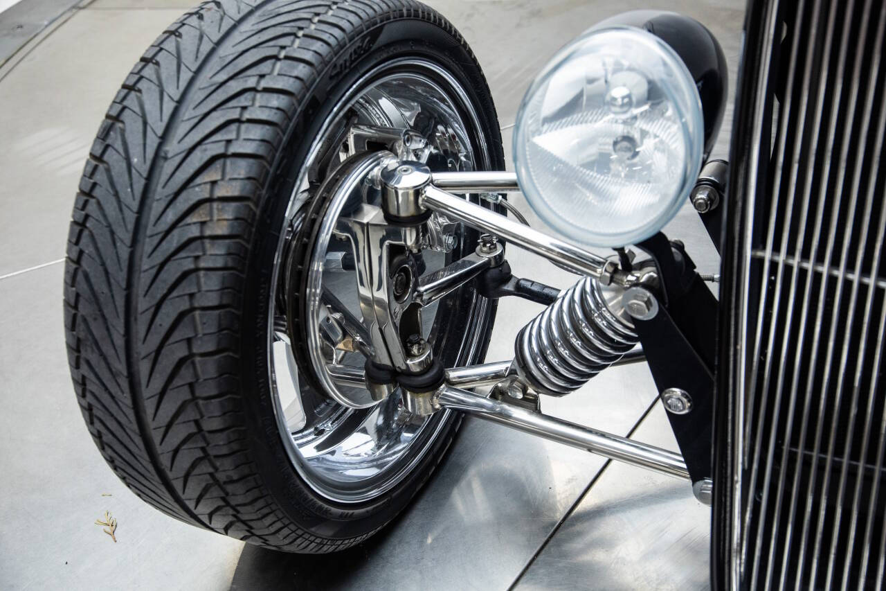 1933 Ford Model 40 21