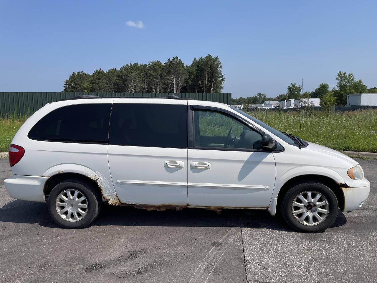 2003 Chrysler Town and Country for sale at Twin Cities Auctions in Elk River, MN