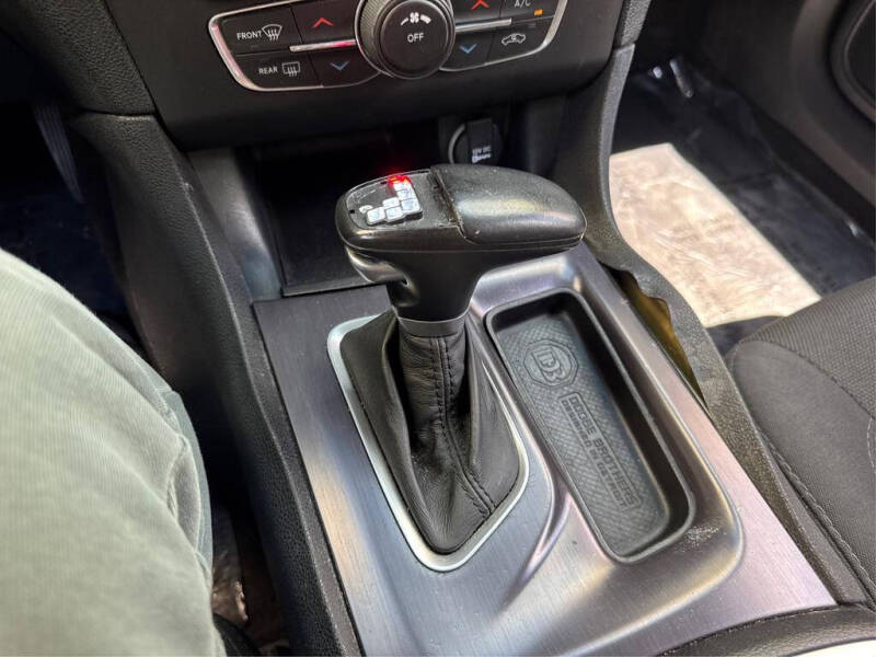 2015 Dodge Charger SE