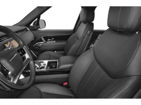 2025 Land Rover Range Rover P400 SE