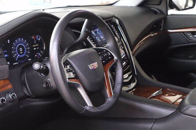 2017 Cadillac Escalade Luxury