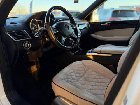 2015 Mercedes-Benz GL-Class GL 550 4MATIC