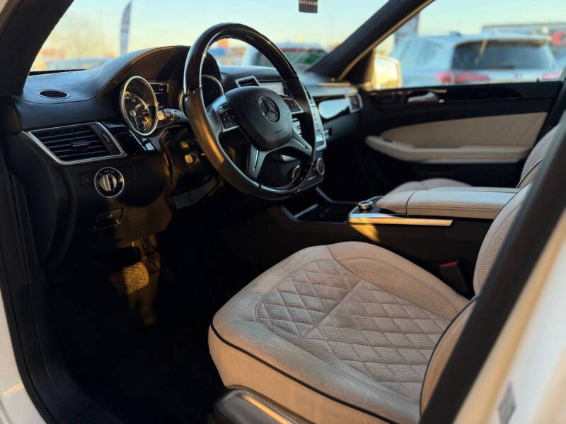 2015 Mercedes-Benz GL-Class GL 550 4MATIC