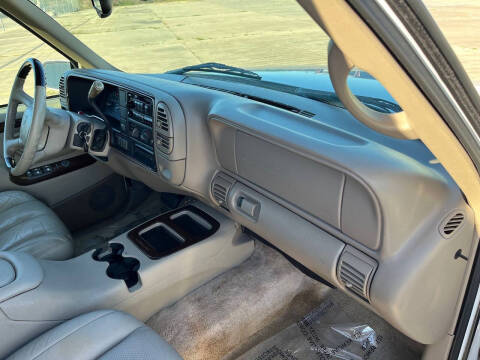 2000 Cadillac Escalade