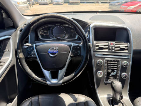 2016 Volvo XC60 T6 Drive-E Platinum