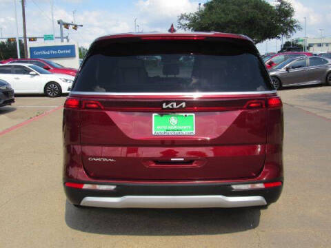 2023 Kia Carnival LX