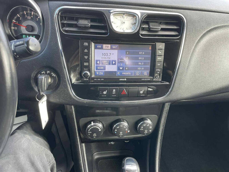 2013 Chrysler 200 Limited