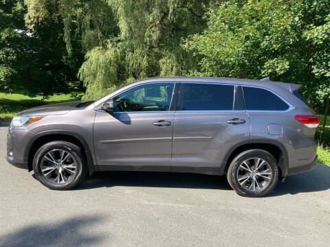 2019 Toyota Highlander for sale at MICHAEL MOTORS in Farmington ME