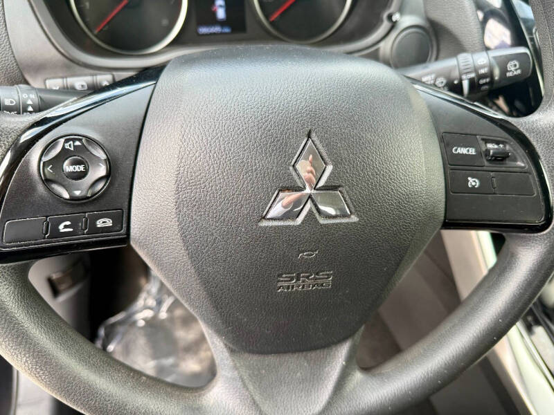2024 Mitsubishi Eclipse Cross ES - Photo 18