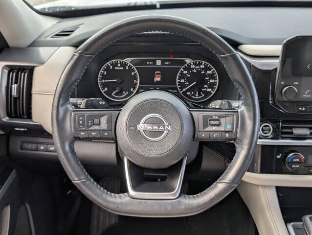 2022 Nissan Pathfinder SL