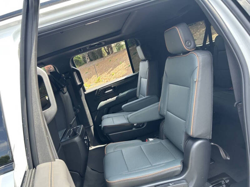 2025 GMC Yukon XL AT4