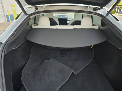 2025 Tesla Model Y Long Range