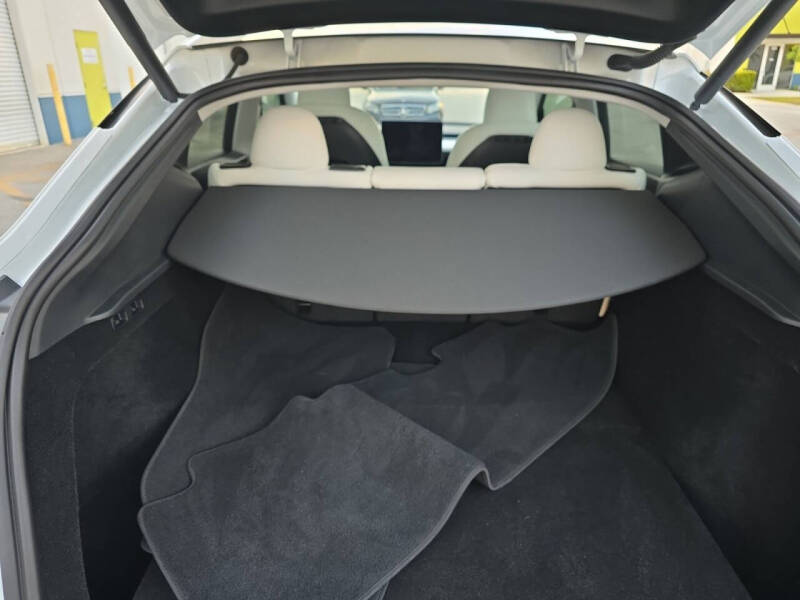 2025 Tesla Model Y Long Range