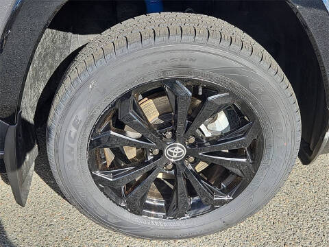 2024 Toyota RAV4 Hybrid SE