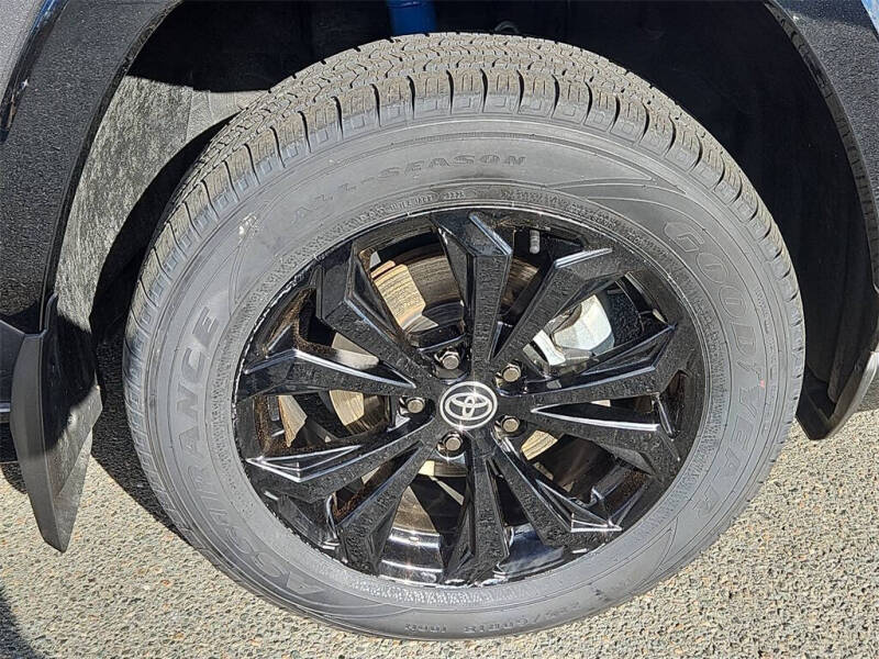 2024 Toyota RAV4 Hybrid SE