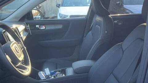 2026 Volvo XC40 B5 Plus