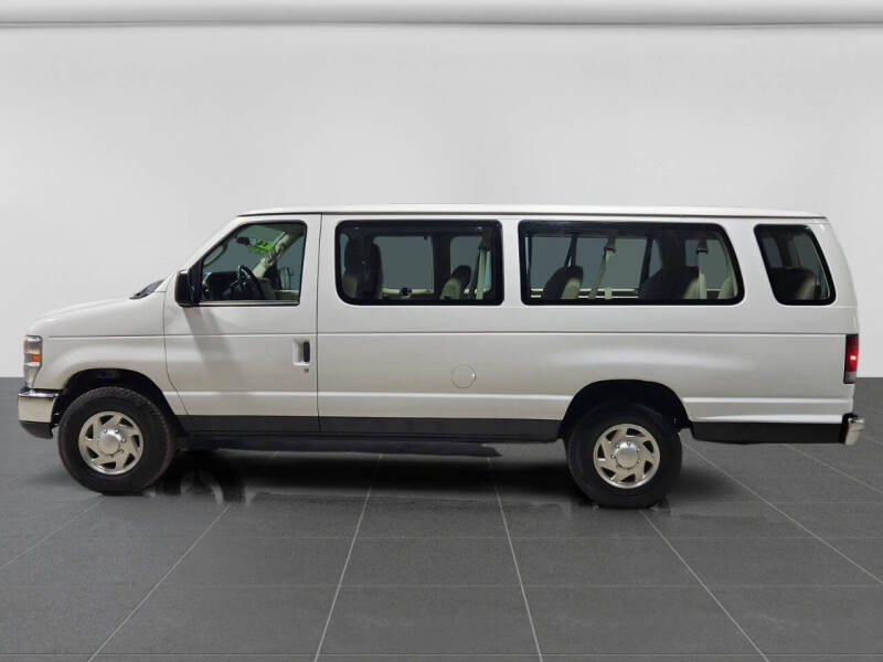 2011 Ford E-Series E-350 SD XLT