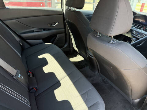 2023 Hyundai Elantra SEL