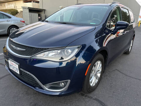 2018 Chrysler Pacifica Touring Plus