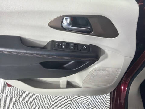 2019 Chrysler Pacifica LX