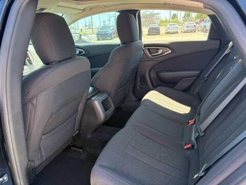 2016 Chrysler 200 Limited
