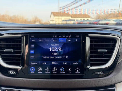 2017 Chrysler Pacifica Touring-L