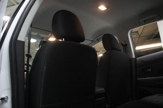 2026 Mitsubishi Outlander Sport ES