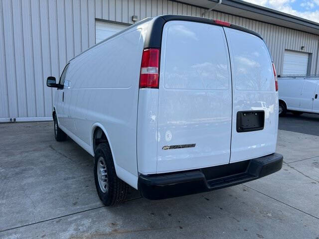 2023 Chevrolet Express 2500