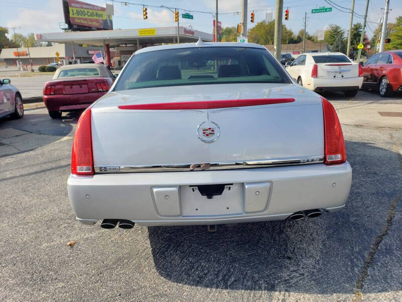 2010 Cadillac DTS Luxury Collection