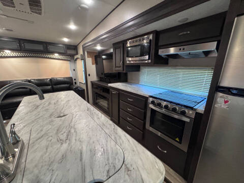 2021 Shasta RV Phoenix 30RLD