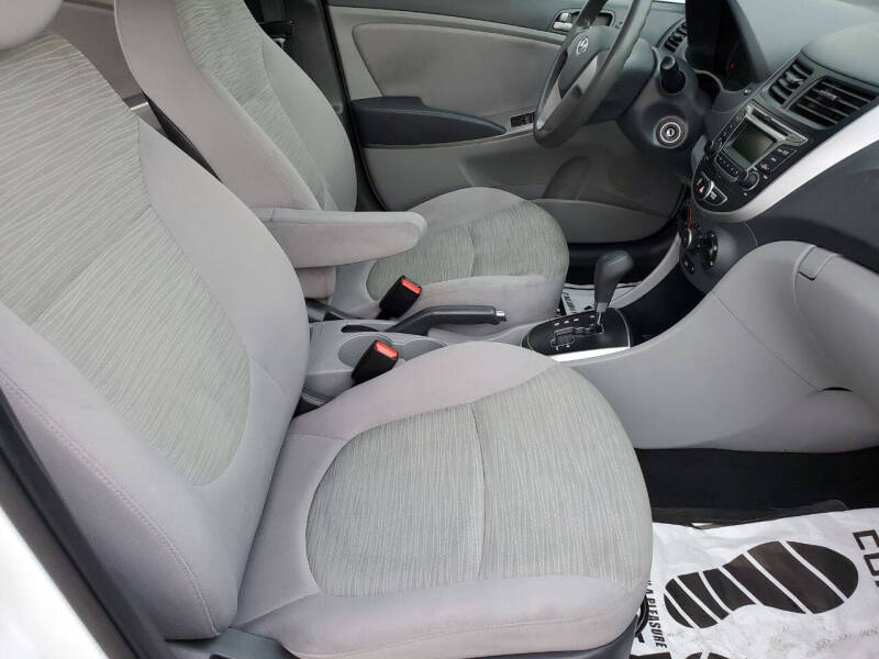 2017 Hyundai Accent SE
