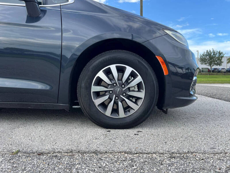 2021 Chrysler Pacifica Hybrid Touring