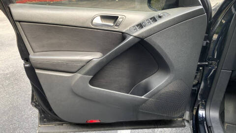 2017 Volkswagen Tiguan 2.0T Wolfsburg Edition 4Motion