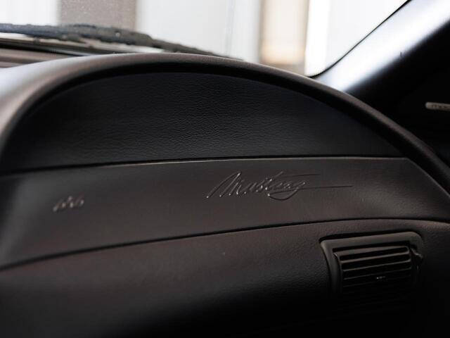 2002 Ford Mustang GT Deluxe